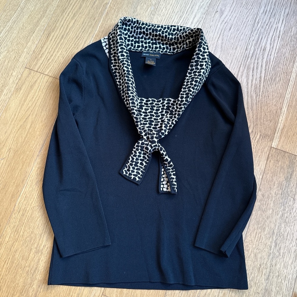 Elegant Black Long Sleeve Top with Patterned Collar
